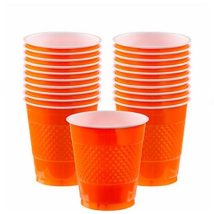 vasos desechables naranjas